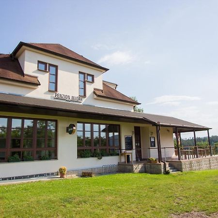 Penzion Majak Dublovice エクステリア 写真