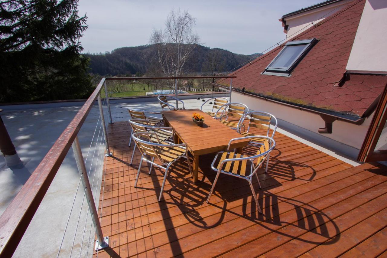 Penzion Majak Dublovice エクステリア 写真
