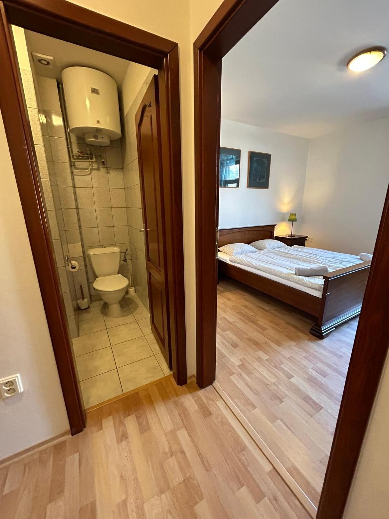 Penzion Majak Dublovice エクステリア 写真