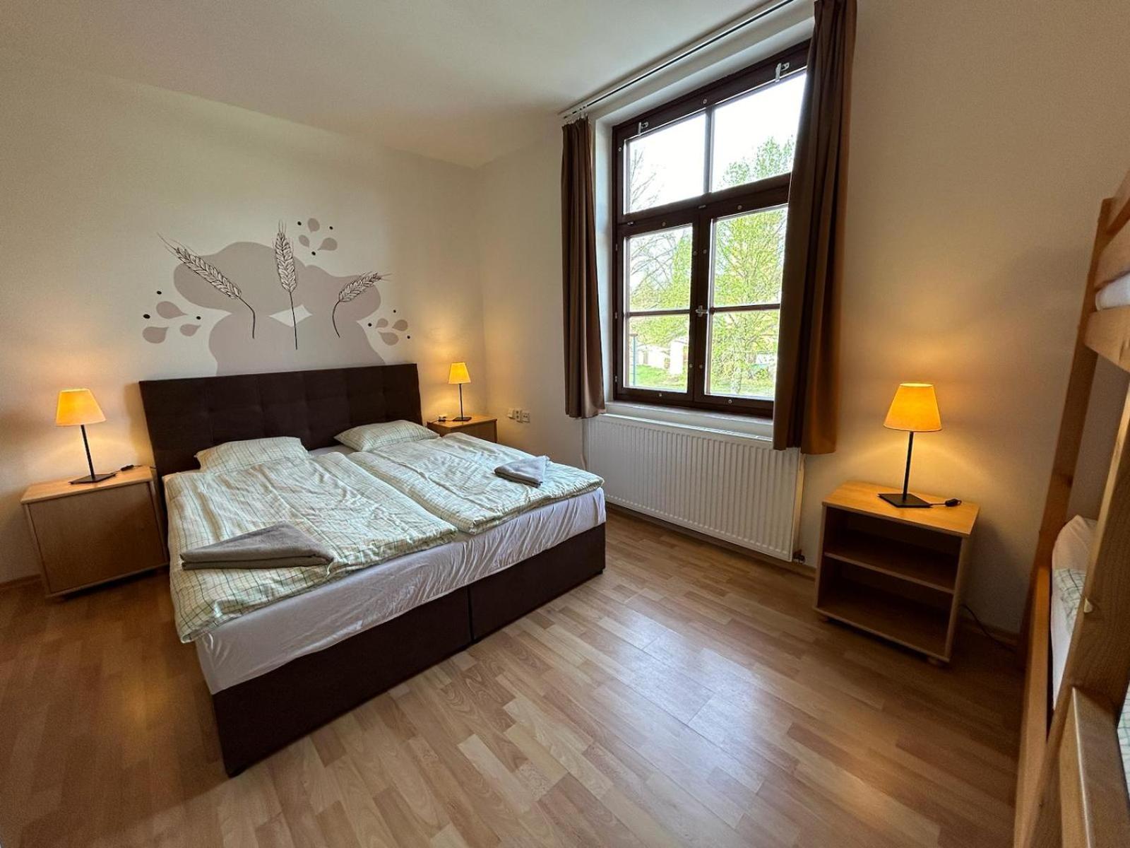 Penzion Majak Dublovice エクステリア 写真